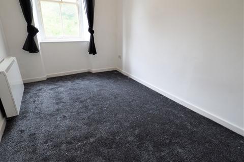 2 bedroom flat to rent, Meal Street, New Mills, SK22