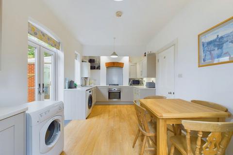Chase Cottage, 47 Brighton Road, Horsham, RH13 6EZ