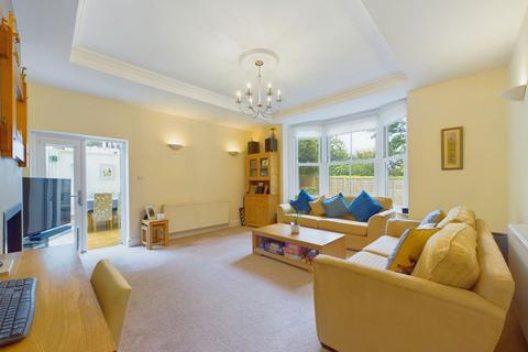 Chase Cottage, 47 Brighton Road, Horsham, RH13 6EZ