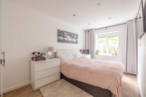 2 bedroom flat for sale, Park Lodge Avenue, West Drayton UB7