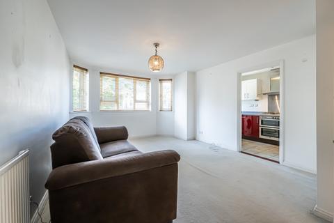 2 bedroom flat to rent, St. James's Drive, Wandsworth,  London SW12