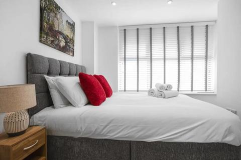 1 bedroom flat for sale, Woking,  GU22,  GU22