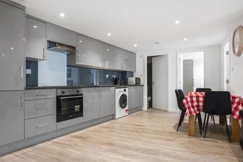 1 bedroom flat for sale, Woking,  GU22,  GU22