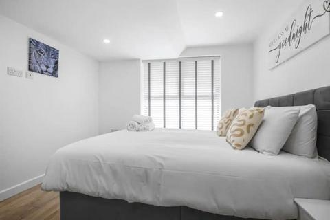 1 bedroom flat for sale, Woking,  GU22,  GU22