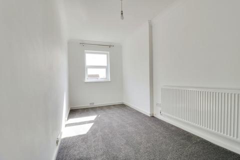 2 bedroom flat to rent, Avington Walk, Benfleet, SS7