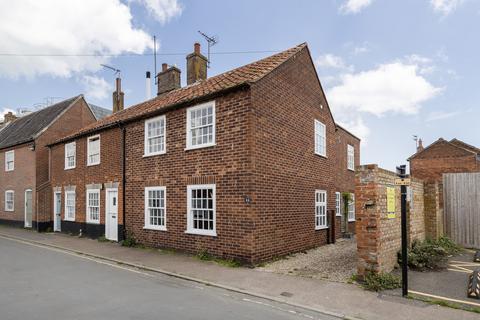 3 bedroom end of terrace house for sale, Church Street, Southwold IP18