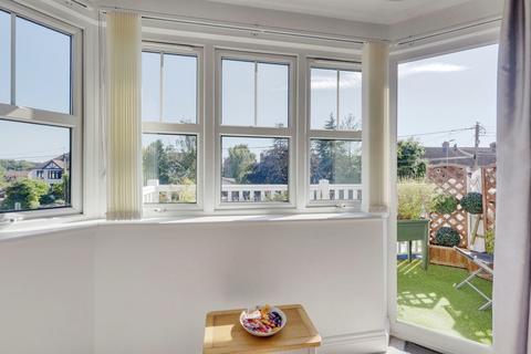 1 bedroom flat for sale, Hart Road, Benfleet, SS7