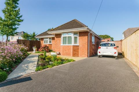 2 bedroom detached bungalow for sale, Frensham Close, REDHILL