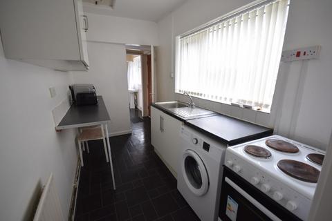 2 bedroom terraced house to rent, Pinnox Street, Tunstall