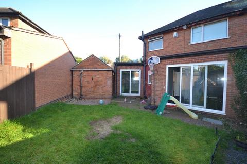 3 bedroom semi-detached house to rent, Gwencole Cresent, Leicester LE3