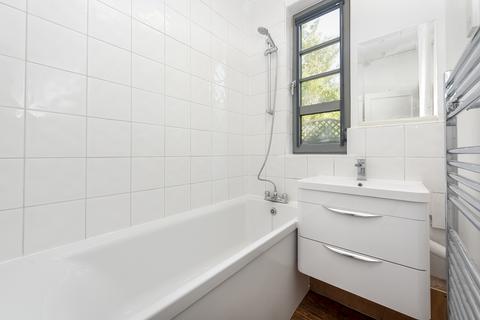 4 bedroom apartment to rent, Great Percy Street, Islington, London, WC1X