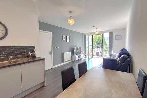 2 bedroom apartment for sale, Carnation Gardens, Hayes, Greater London, UB3