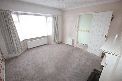 2 bedroom detached bungalow for sale, Walton Road , Walton on the Naze