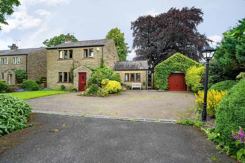 3 bedroom detached house for sale, 3 Old Road, Clapham, LA2 8JH