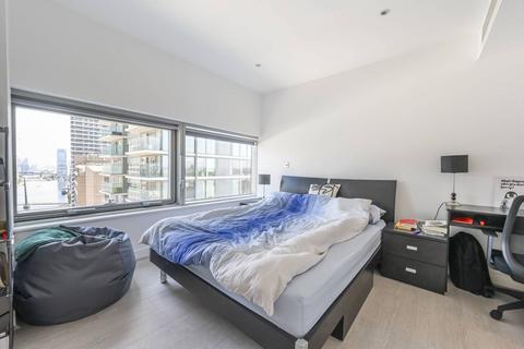 2 bedroom flat to rent, Landmark West Tower,, Canary Wharf, London, E14