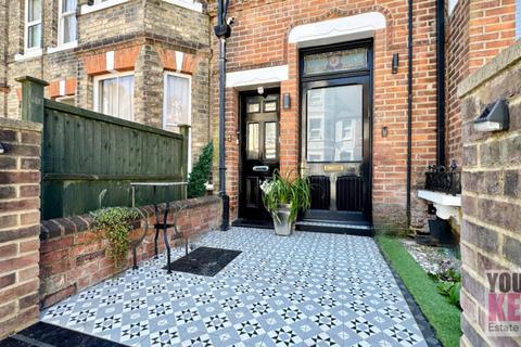 Flat 2, 61 Broadmead Road, Folkestone, CT19 5AW