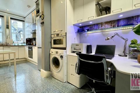 Flat 2, 61 Broadmead Road, Folkestone, CT19 5AW