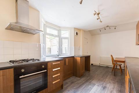 4 bedroom terraced house to rent, Lincoln Road, East Finchley, London, N2