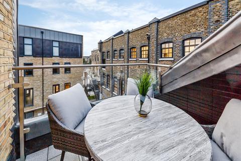 2 bedroom penthouse to rent, Palace Wharf, Rainville Road, London