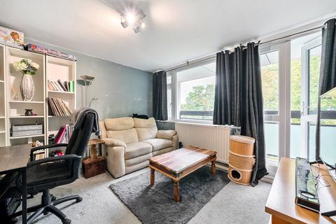 1 bedroom maisonette for sale, Woodville House, Brunswick Road