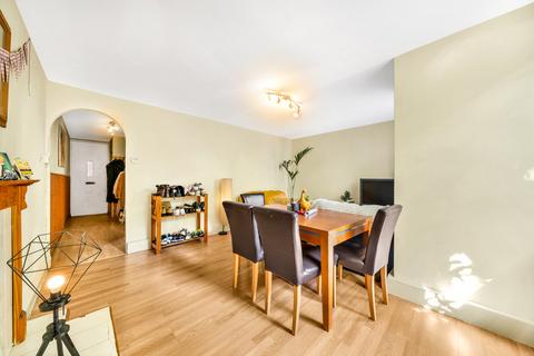 3 bedroom apartment to rent, Jansen Walk, Battersea SW11