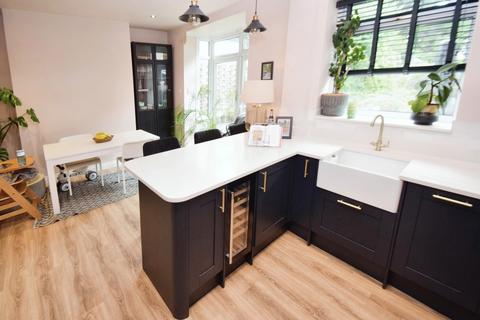 3 bedroom semi-detached house for sale, Branksome Drive, Bradford BD18
