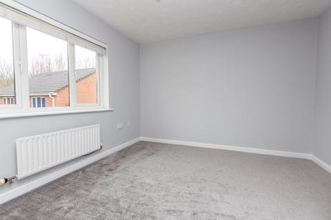 2 bedroom end of terrace house to rent, Crome Close, Wellingborough NN8