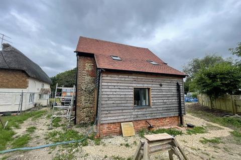 2 bedroom detached house to rent, Slab Lane, Woodfalls SP5