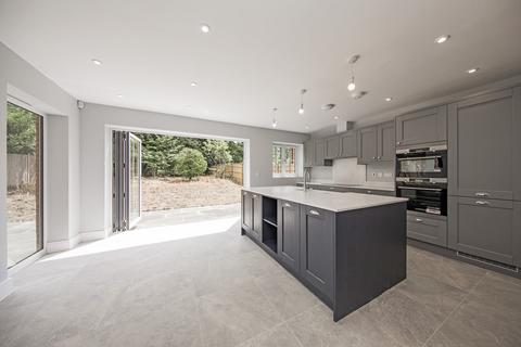 4 bedroom detached house for sale, Maidstone Road, Horsmonden