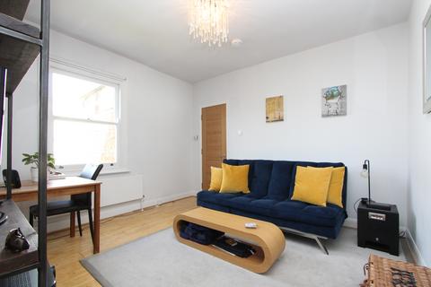 3 bedroom apartment to rent, Alexandra Park Road, Alexandra Park, London, N22