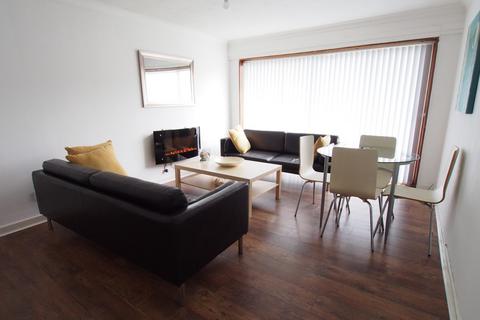 2 bedroom flat to rent, Tower Terrace, Paisley PA1