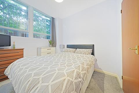 1 bedroom flat to rent, Metro Central Heights, 119 Newington Causeway, London