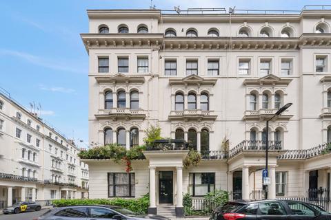 1 bedroom flat for sale, Kensington Gardens Square, Notting Hill, London