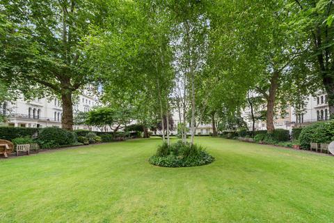 1 bedroom flat for sale, Kensington Gardens Square, Notting Hill, London