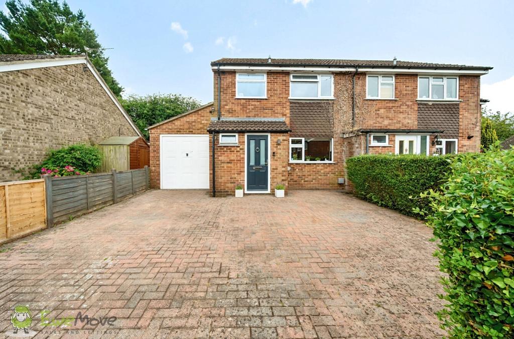 Goddards Firs, Basingstoke RG23 3 bed semidetached house for sale £
