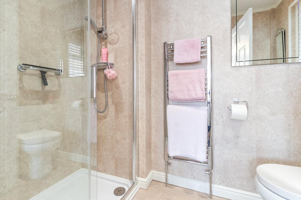 En Suite Shower Room