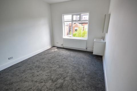 1 bedroom in a flat share to rent, Willow Tree Road, Altrincham