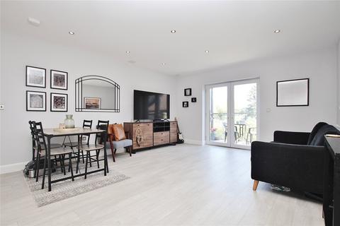 2 bedroom flat for sale, Connaught Road, Woking GU24