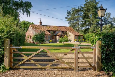 4 bedroom cottage for sale, Broom Green, North Elmham