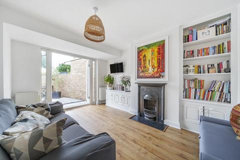 15 Rydens Way, Woking, GU22 9DD