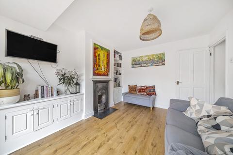 15 Rydens Way, Woking, GU22 9DD
