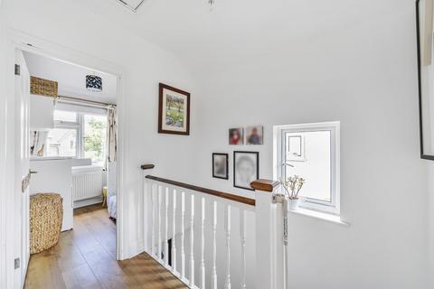 15 Rydens Way, Woking, GU22 9DD