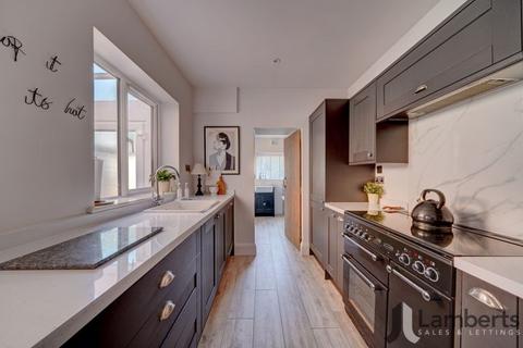 32 Birmingham Road, Studley, B80 7BG