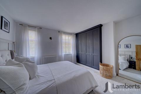 32 Birmingham Road, Studley, B80 7BG