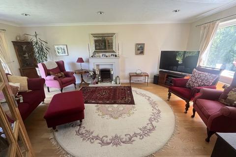 4 bedroom property for sale, 13 Darren Close, Cowbridge, The Vale of Glamorgan CF71 7DE