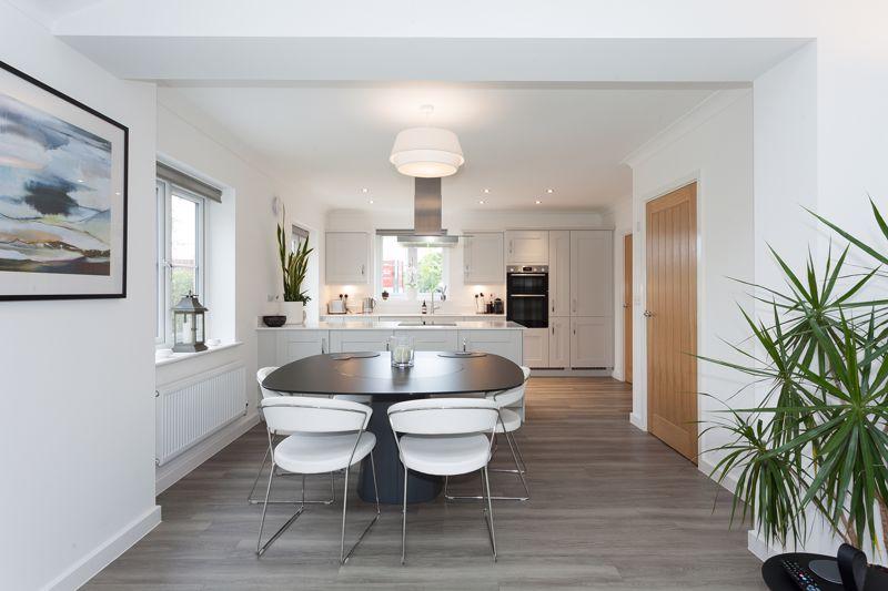 Living dining...