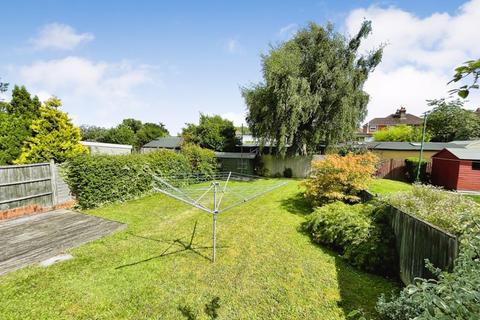 2 bedroom detached bungalow for sale, Bursledon Road, Hedge End, SO30