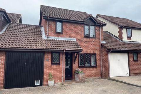 3 bedroom detached house for sale, Malvern Gardens, Hedge End