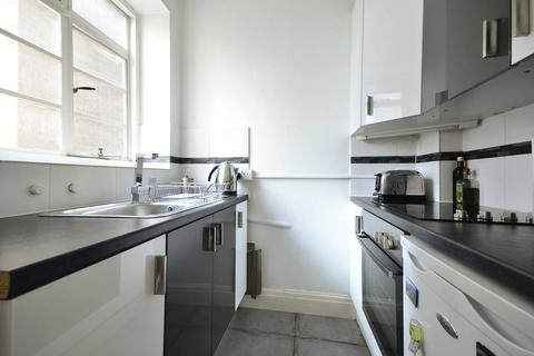 Studio to rent, Vicarage Gate, High Street Kensington, London, W8