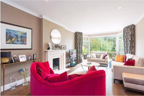 7 bedroom detached house to rent, Kinloss Gardens, Finchley, N3